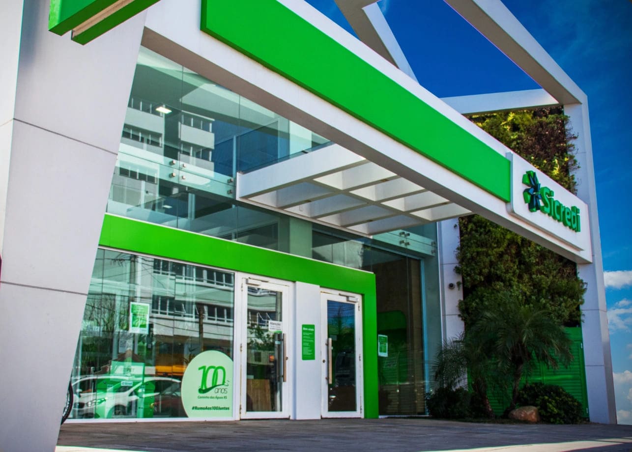 DB & Sicredi: Inovação Orientada a Dados e Eficiência Operacional em Escala